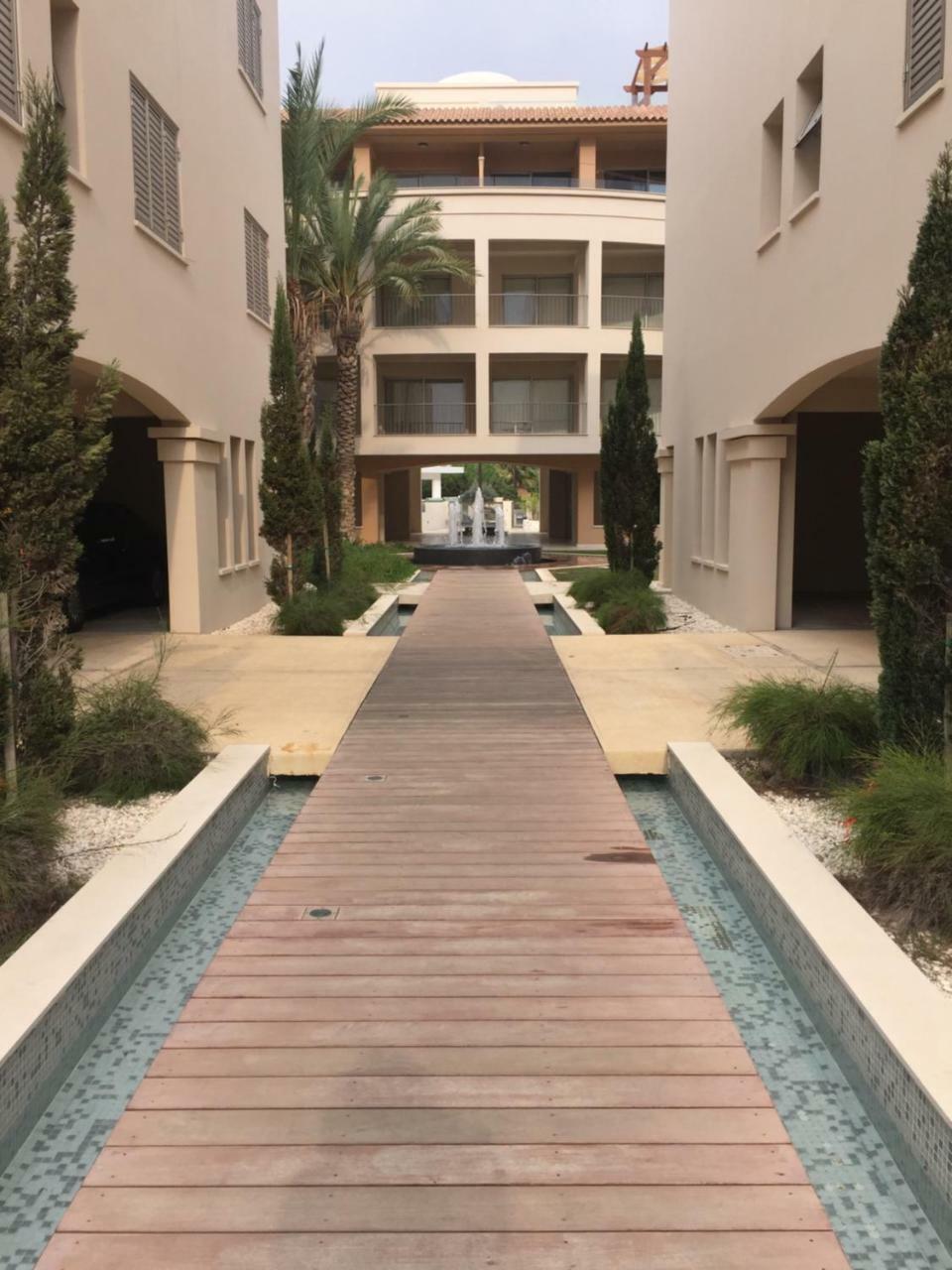 Lingna Luxury Apartment Lighthouse 파포스 외부 사진