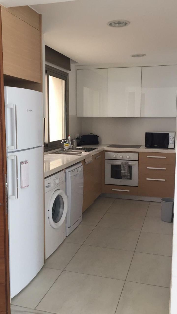 Lingna Luxury Apartment Lighthouse 파포스 외부 사진